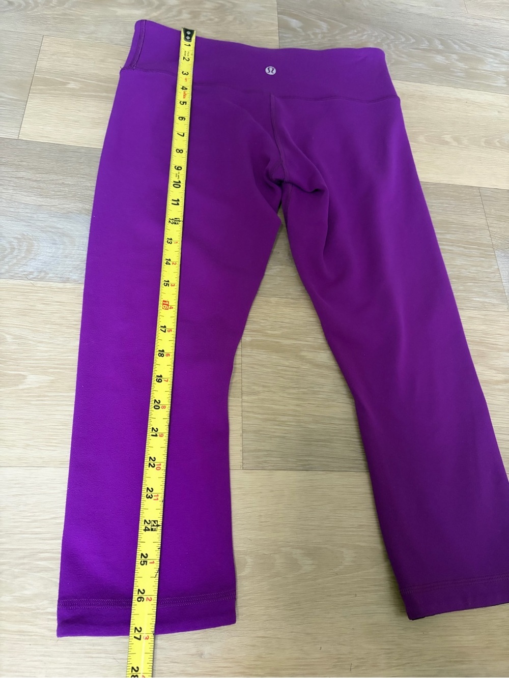 Lululemon Reversible Cropped Leggings Size 6 (Purple/Black) - Picture 3 of 6